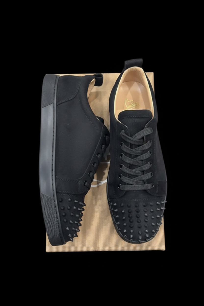 (Cl) black spiked
